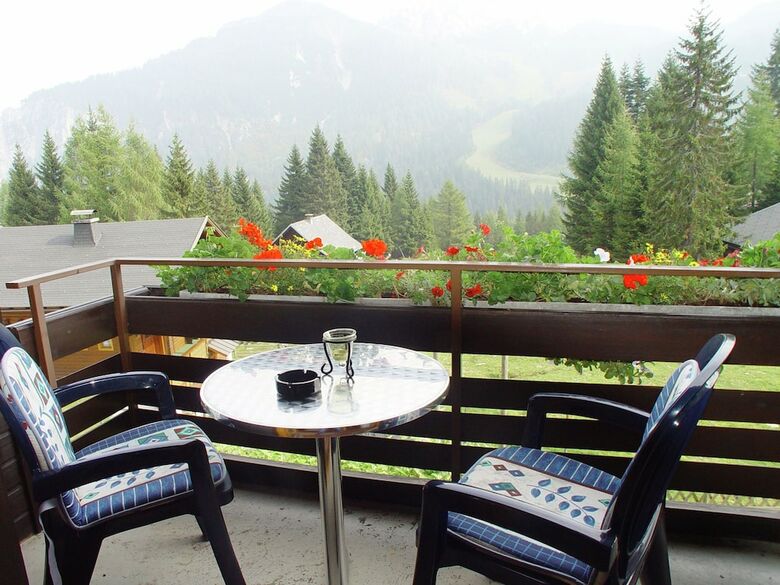 Pretty Apartment With Sauna, Ski Storage, Parking, Balcony