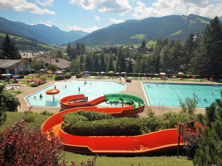 Spacious Apartment In Radstadt Near Ski Slopes