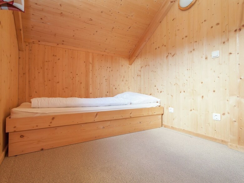 Spacious Chalet Near Kreischberg Ski Area