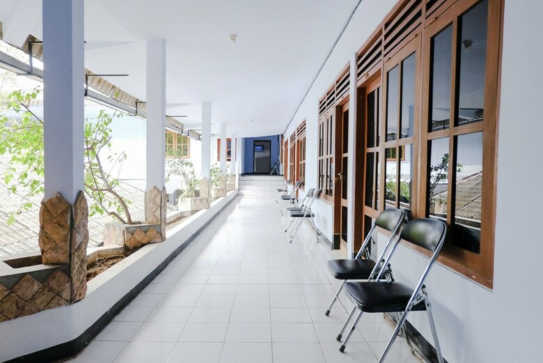 Hostal Oyo 421 Alianda Guest House Syariah