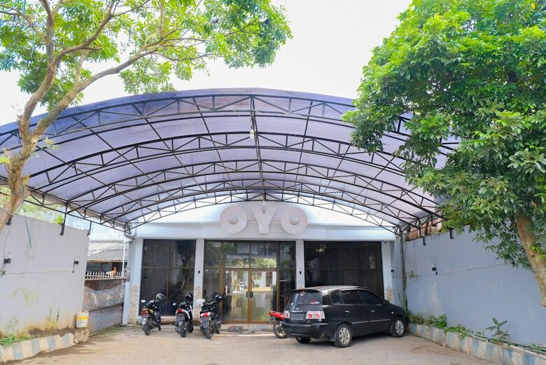 Hostal Oyo 421 Alianda Guest House Syariah
