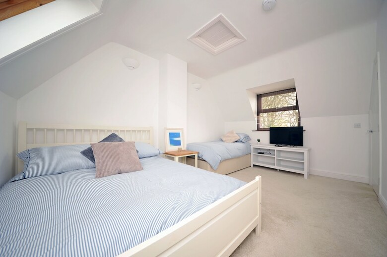 Pool Table, Games Room, Dog Friendly, Luxury Home For Larger Groups