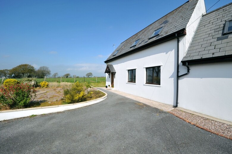 Pool Table, Games Room, Dog Friendly, Luxury Home For Larger Groups