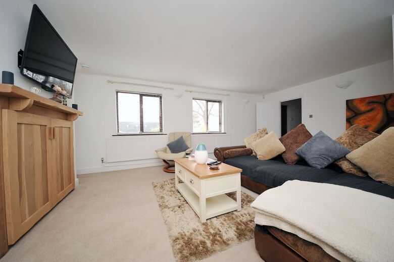 Pool Table, Games Room, Dog Friendly, Luxury Home For Larger Groups