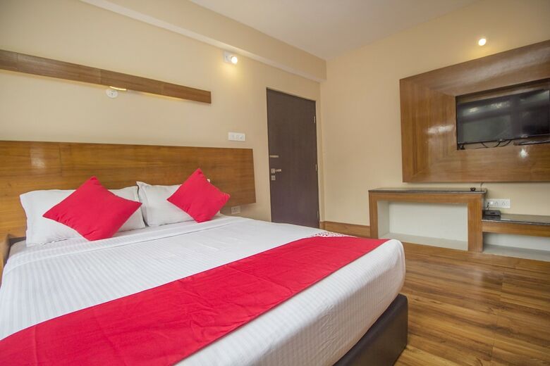 Hotel Oyo 23351 Gompus Paradise & Resort