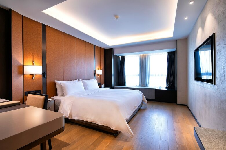 Chongqing Kuanrong Luxry Suit Hotel