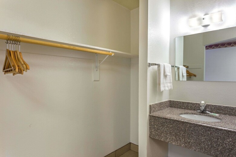 Hotel Travelodge Suites By Wyndham Phoenix Mesa