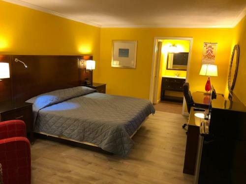 Hotel Dragon Inn & Suites