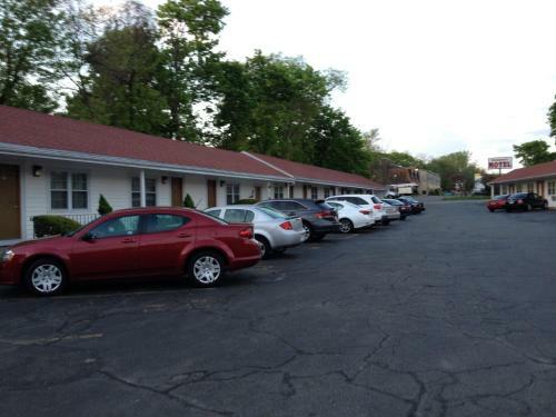 Chisholm's Motor Inn