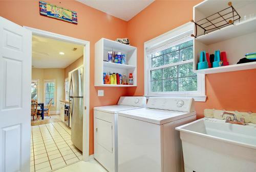 Spacious Overlooking Lagoon Home