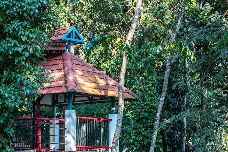 Hotel Edakkal Village Resort