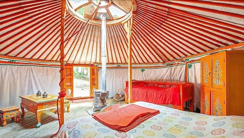 Bed & Breakfast Cabanes Et Yourtes de La Vall�e de L'ance