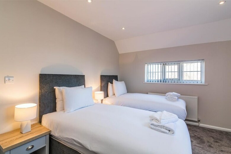 Hotel Woodview House
