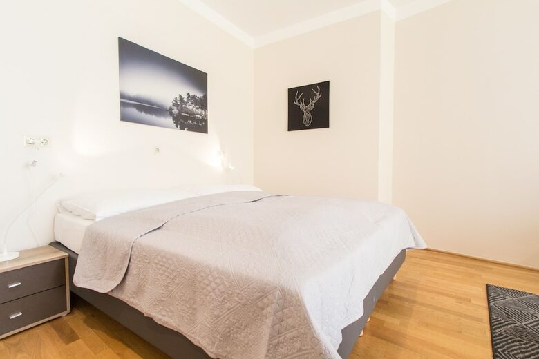 Apartamentos Checkvienna - Kaiserstra�e