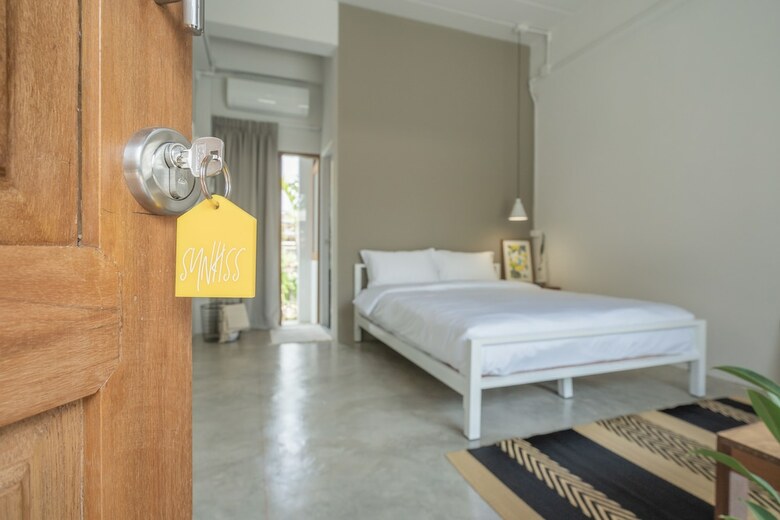 Hotel Sunkiss Pool.bed.cafe