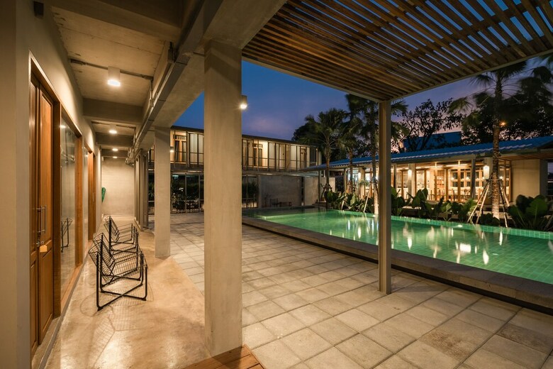 Hotel Sunkiss Pool.bed.cafe