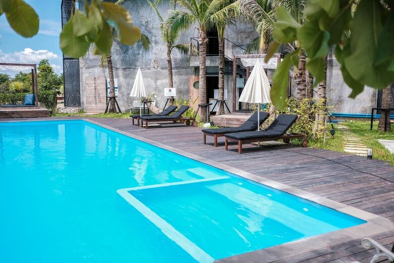 Hotel Inlaya Ratchaburi