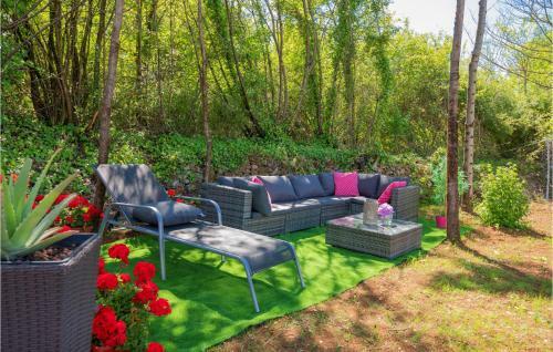 Seven-bedroom Holiday Home In Kamenmost