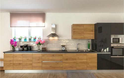 Seven-bedroom Holiday Home In Kamenmost