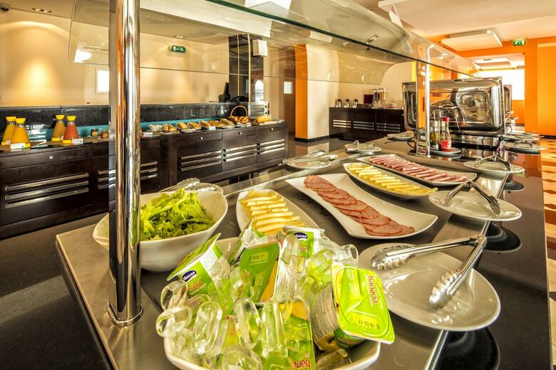 Iu Hotel Luena