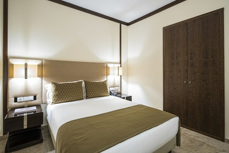 Iu Hotel Luena