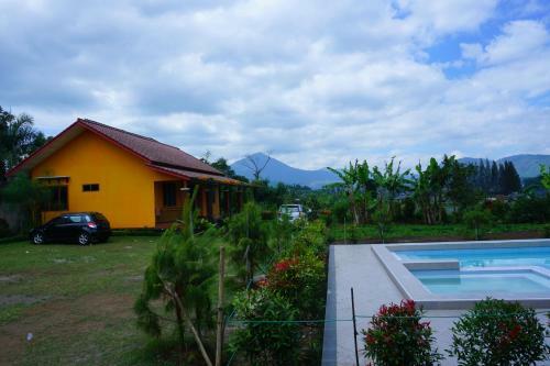Villa Rasberry Garden