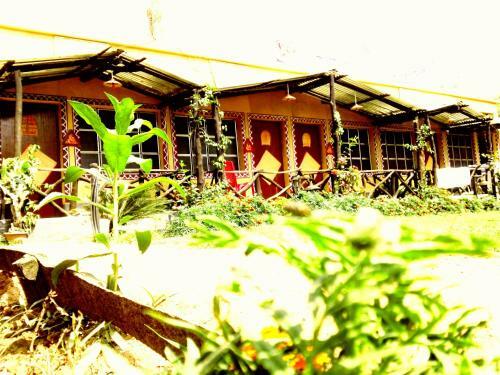 Hotel Roshnai Village Resort