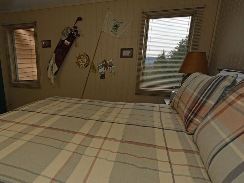 2 Br: Powderidge 33
