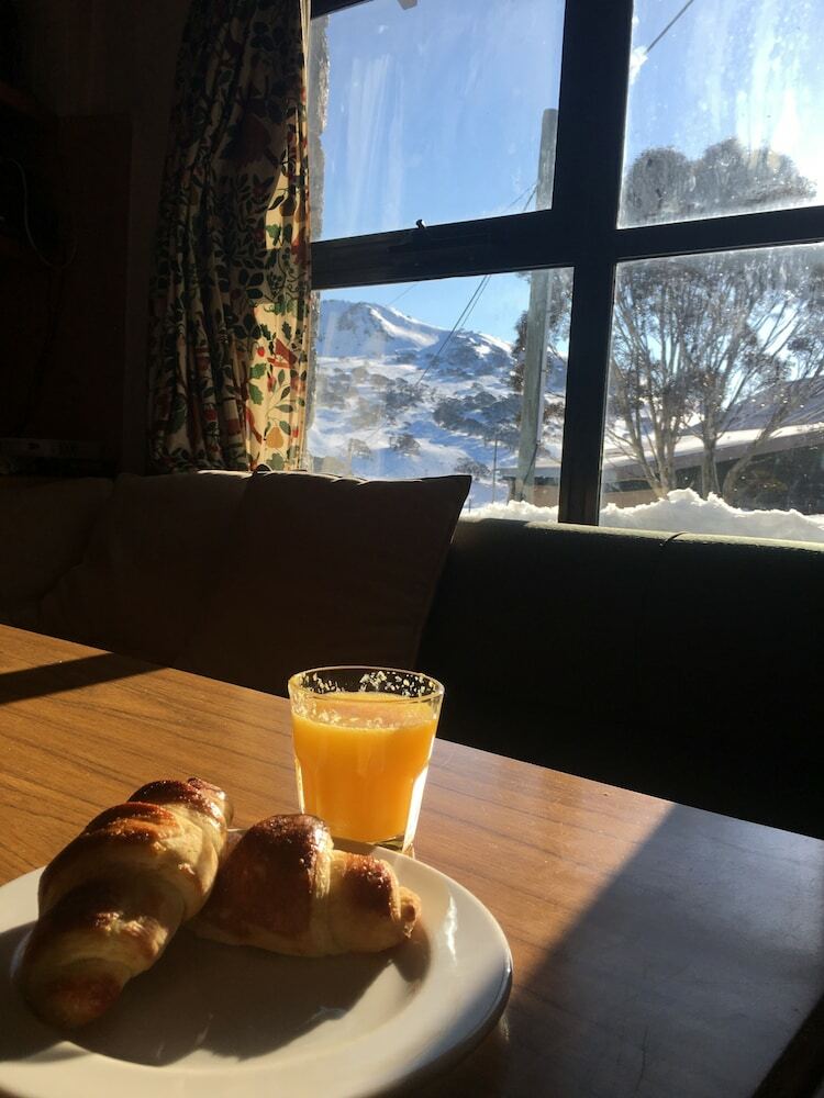 Hotel Knockshannoch Ski Lodge