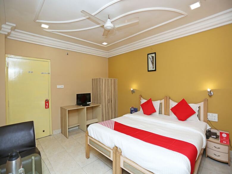 Oyo 24860 Hotel Shiva International