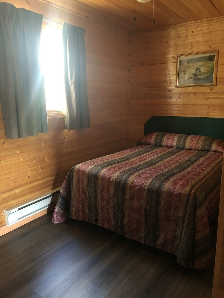 Cabana Mountain Waters Resort