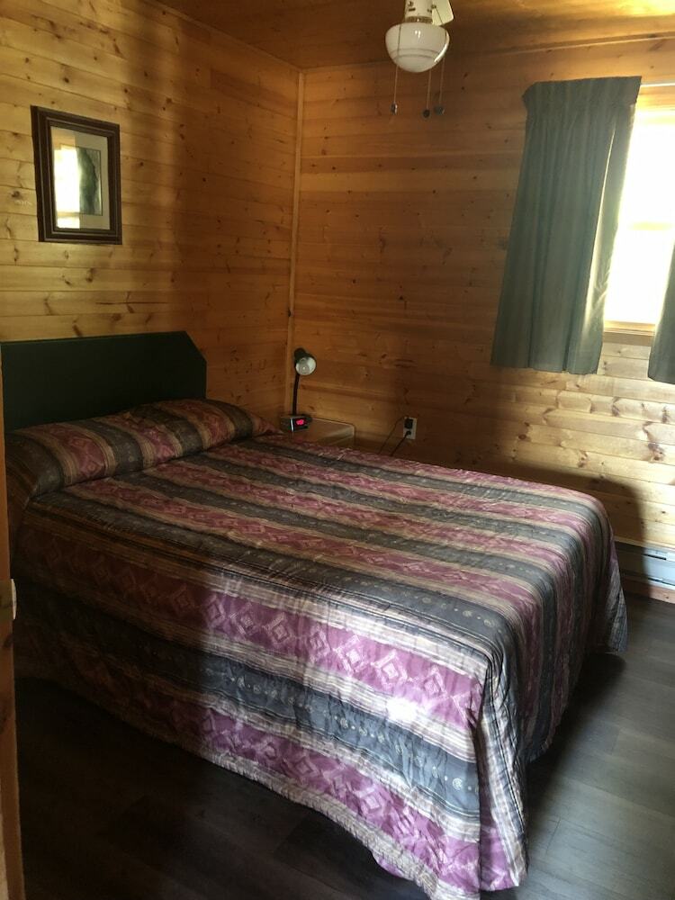 Cabana Mountain Waters Resort