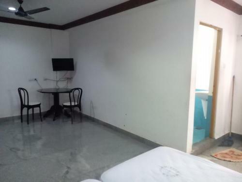 Lodge City Minar Regency