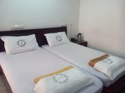 Lodge City Minar Regency