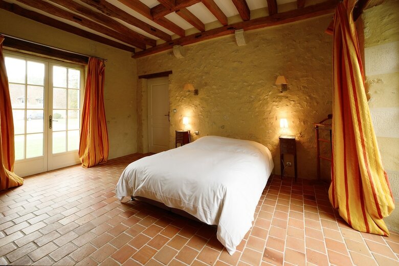 Chateau De Courcelles Le Roy