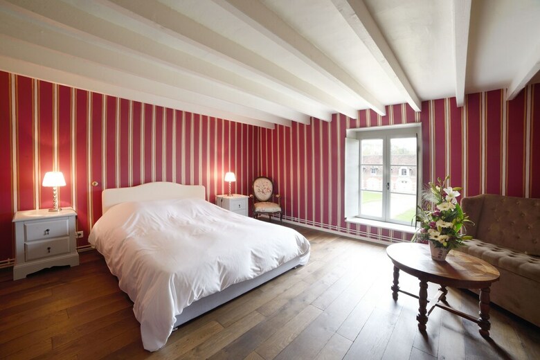 Chateau De Courcelles Le Roy