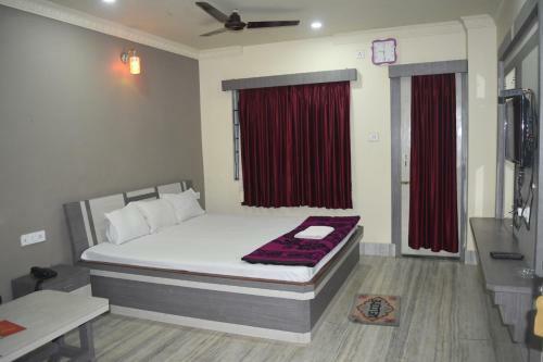 Hotel Mamoni Group