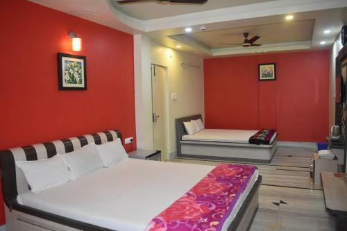 Hotel Mamoni Group