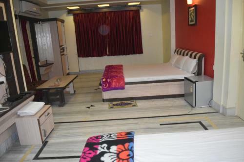 Hotel Mamoni Group