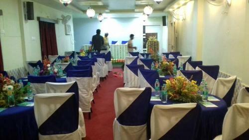 Hotel Mamoni Group