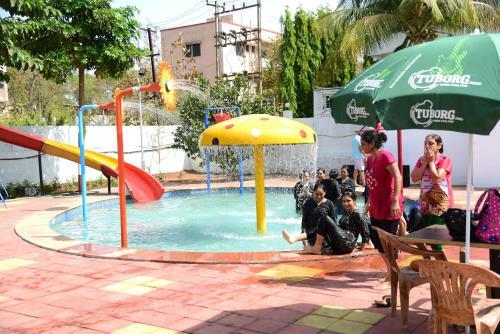 Hotel River Touch Resort