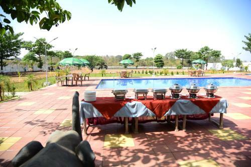 Hotel River Touch Resort