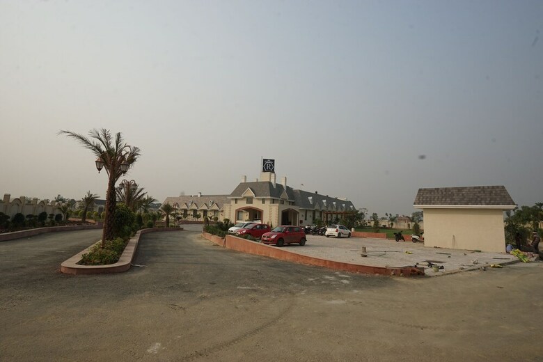 Hotel The Radiant Resort