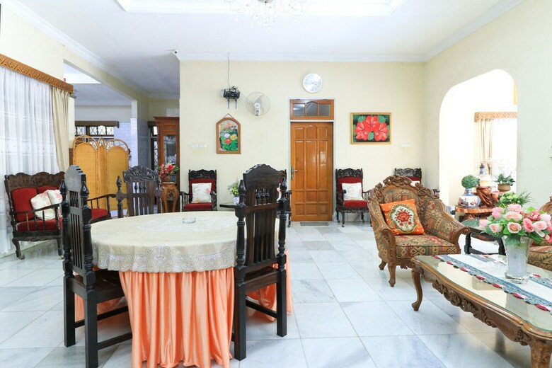 Andrin Daspatt Hotel