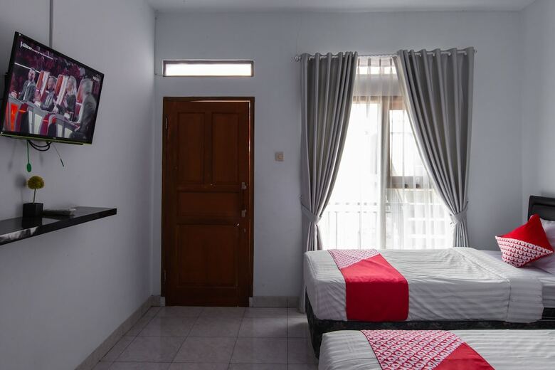 Hotel Oyo 569 Cigadung Guest House