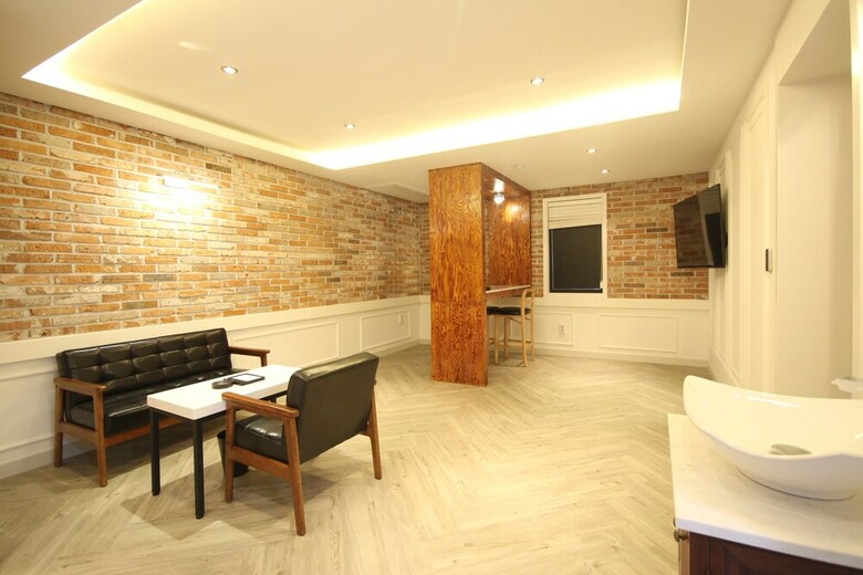 Gray Hotel