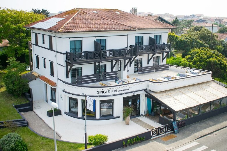 Single Fin Hotel & Lodge