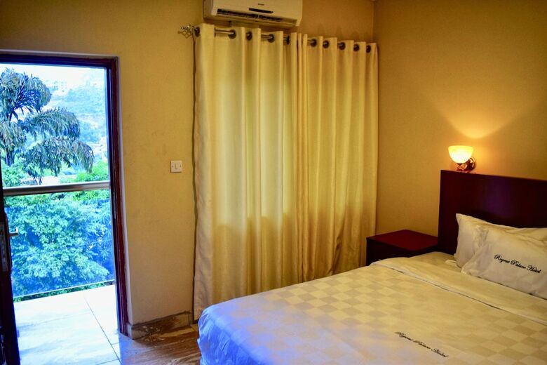 Regent Palace Hotel