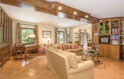 Five-bedroom Holiday Home In Montevirginio Rm