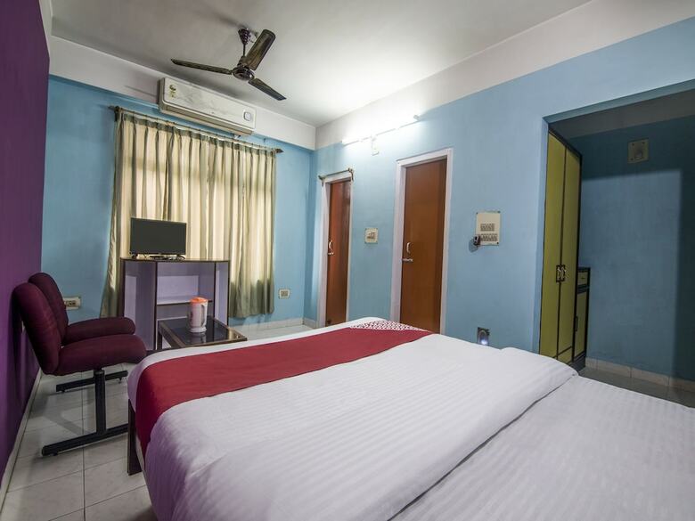 Hotel Oyo 14737 Lg Towers